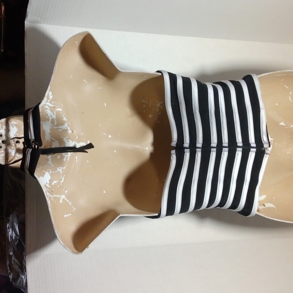 JS COLLECTIONS BLACK AND WHITE STRIPE HALTER TOP - Picture 2 of 7